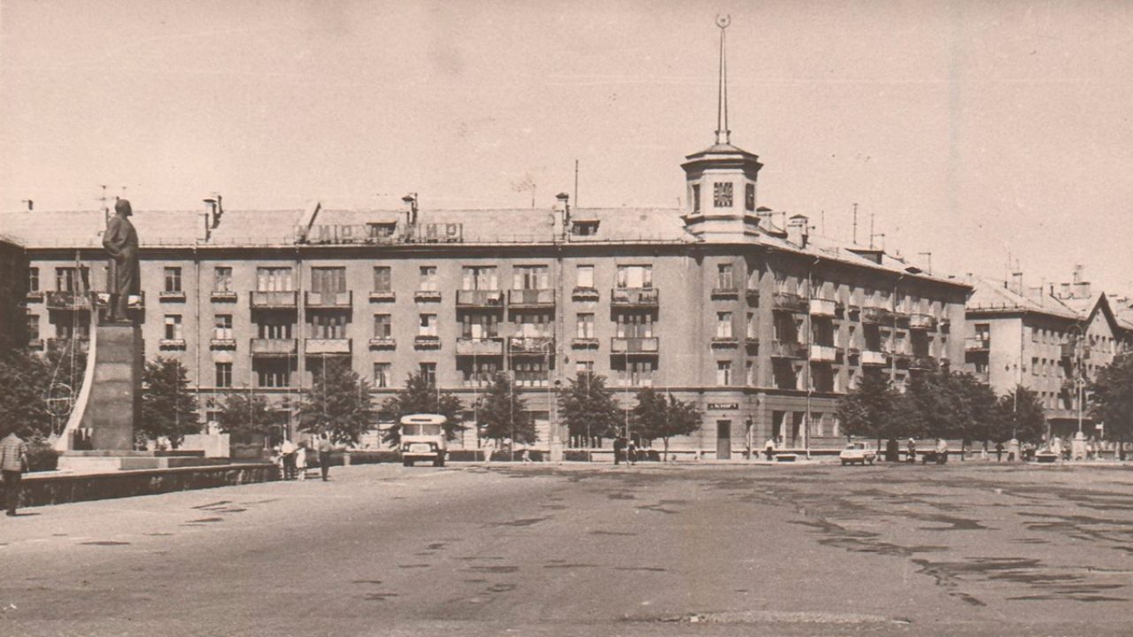 Барановичи. Центральная площадь ~ Барановичи — история в фотографиях