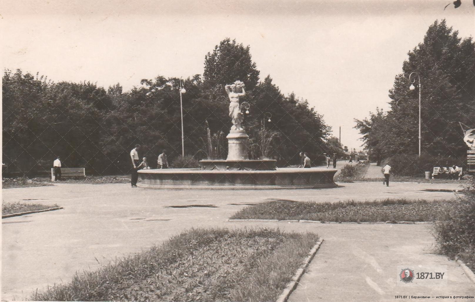 «Молодой парк», фонтан, Барановичи