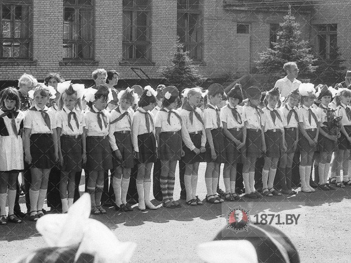 1983 год. Пионерская линейка в средней школе № 16.